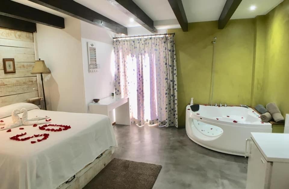 ברוארה Albergue Boi Romanic Suites מראה חיצוני תמונה